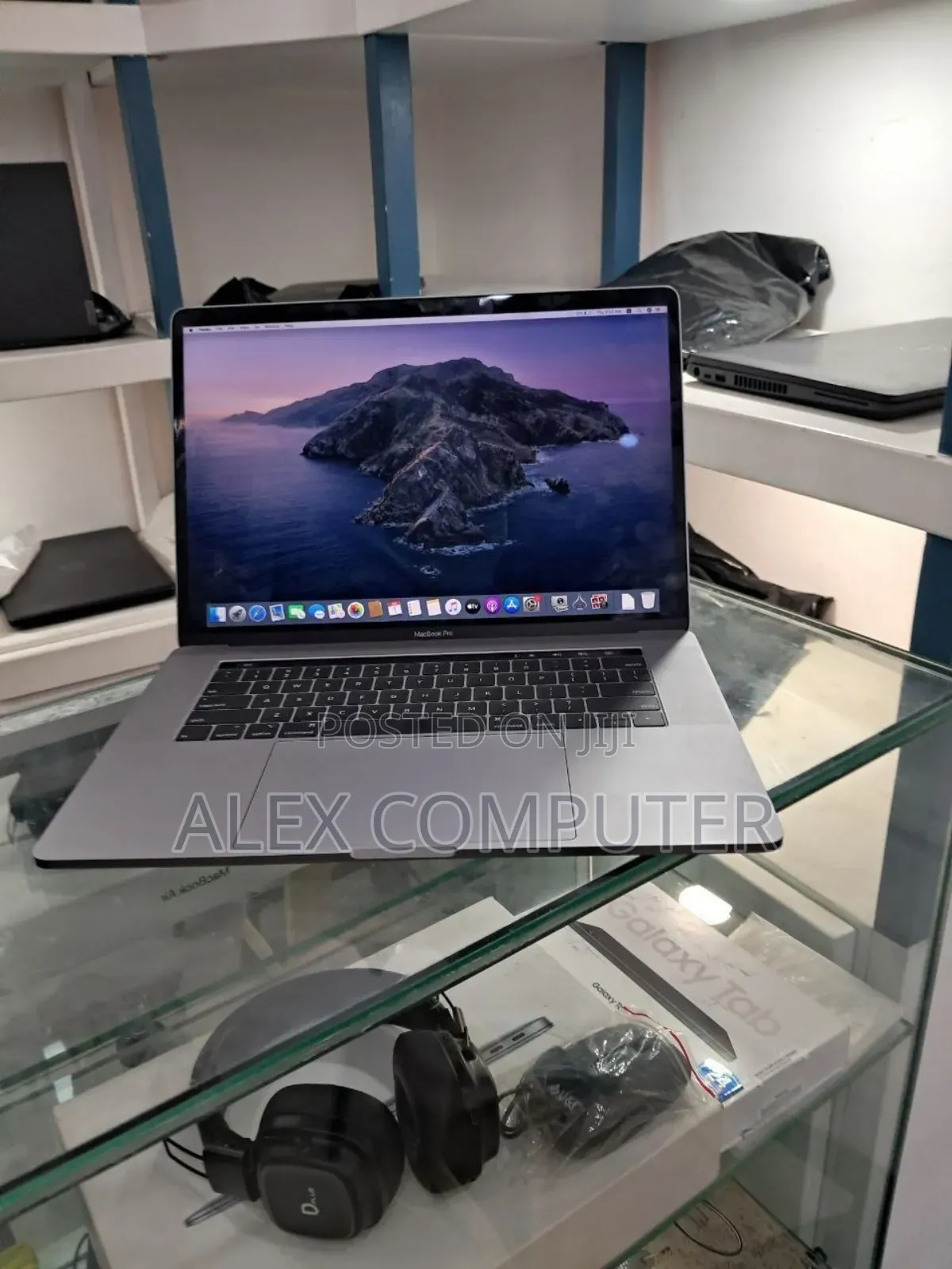 New Laptop Apple MacBook Pro 2019 32GB Intel Core i9 SSD 1T