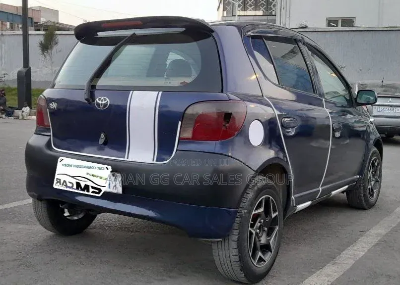 Toyota Vitz 2001 Blue