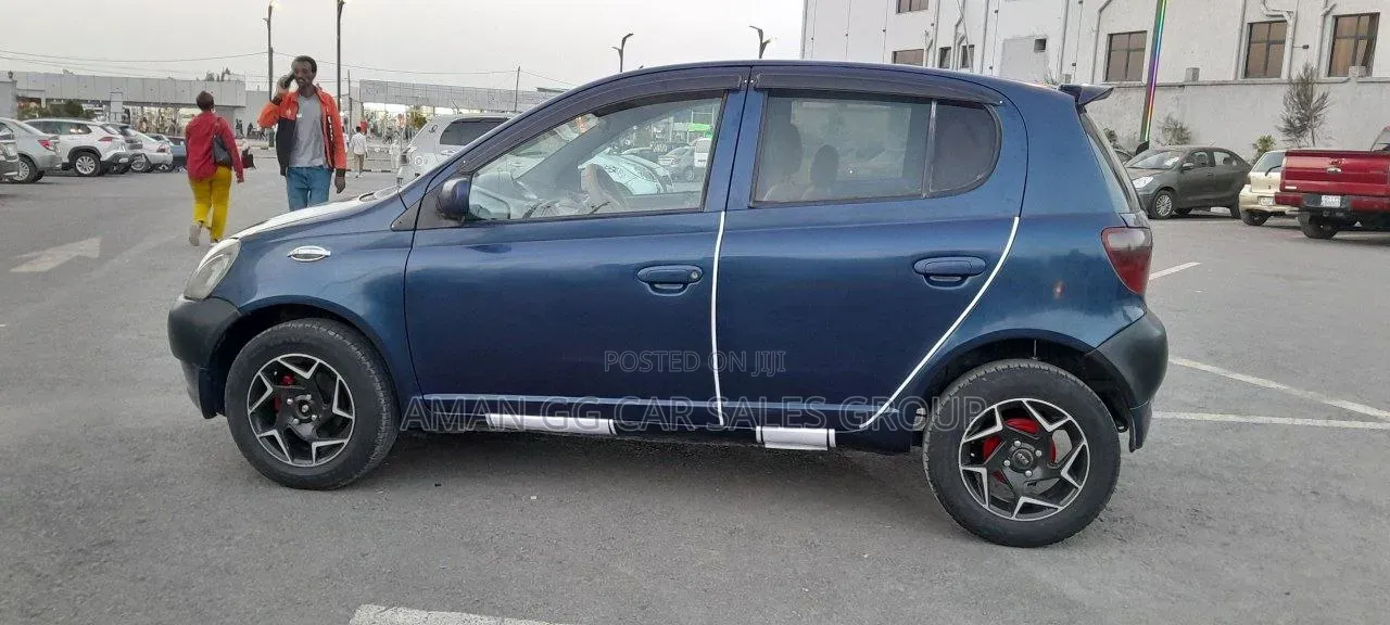Toyota Vitz 2001 Blue