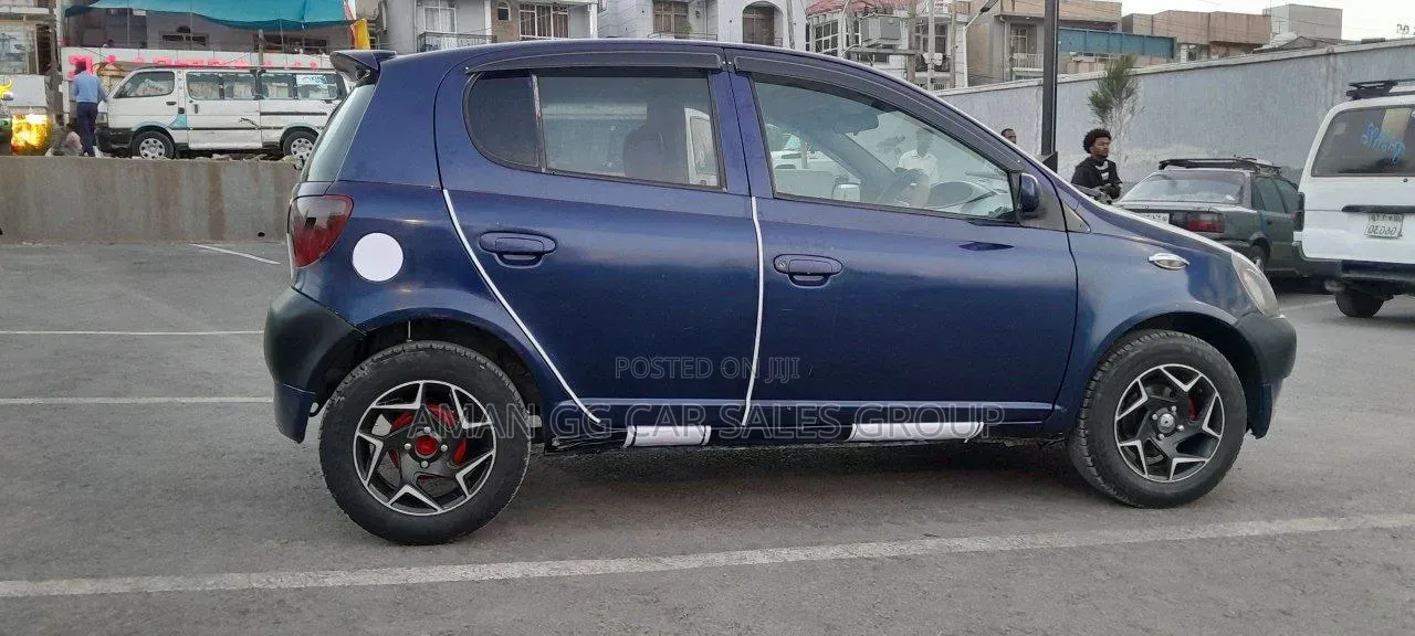 Toyota Vitz 2001 Blue