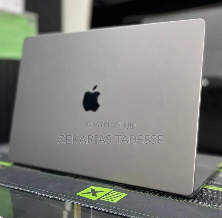 New Laptop Apple MacBook Pro M1 16GB Apple M1 Pro SSD 512GB