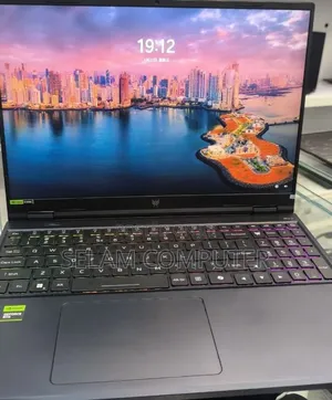 New Laptop MSI Vector 16 HX AI A2XWIG 16GB Intel Core Ultra 9 SSD 1T