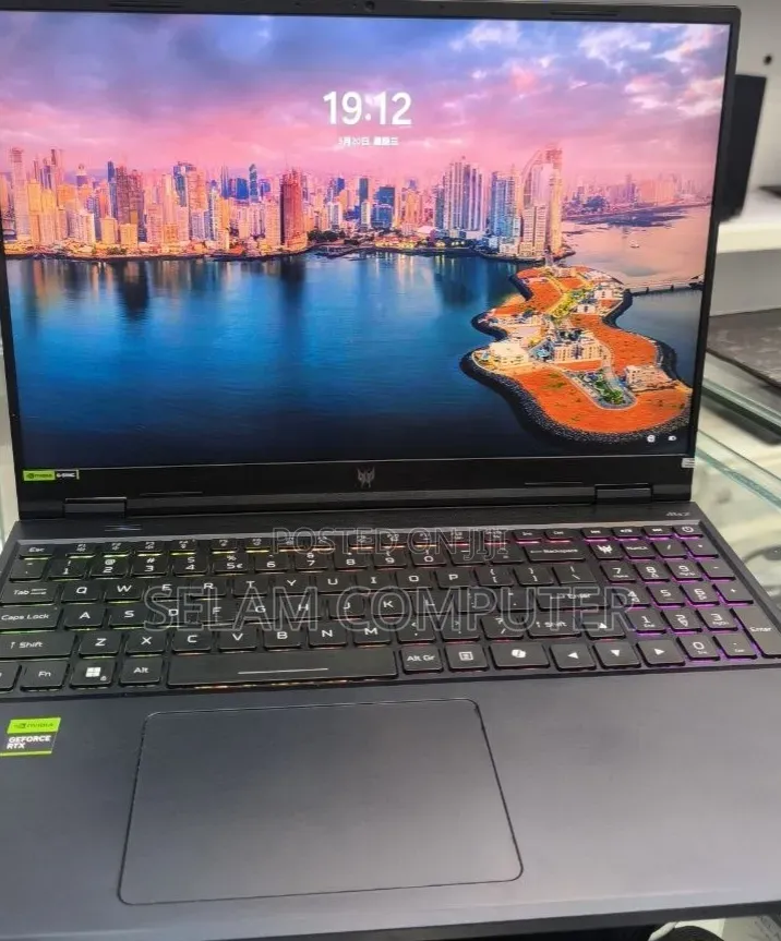 New Laptop MSI Vector 16 HX AI A2XWIG 16GB Intel Core Ultra 9 SSD 1T