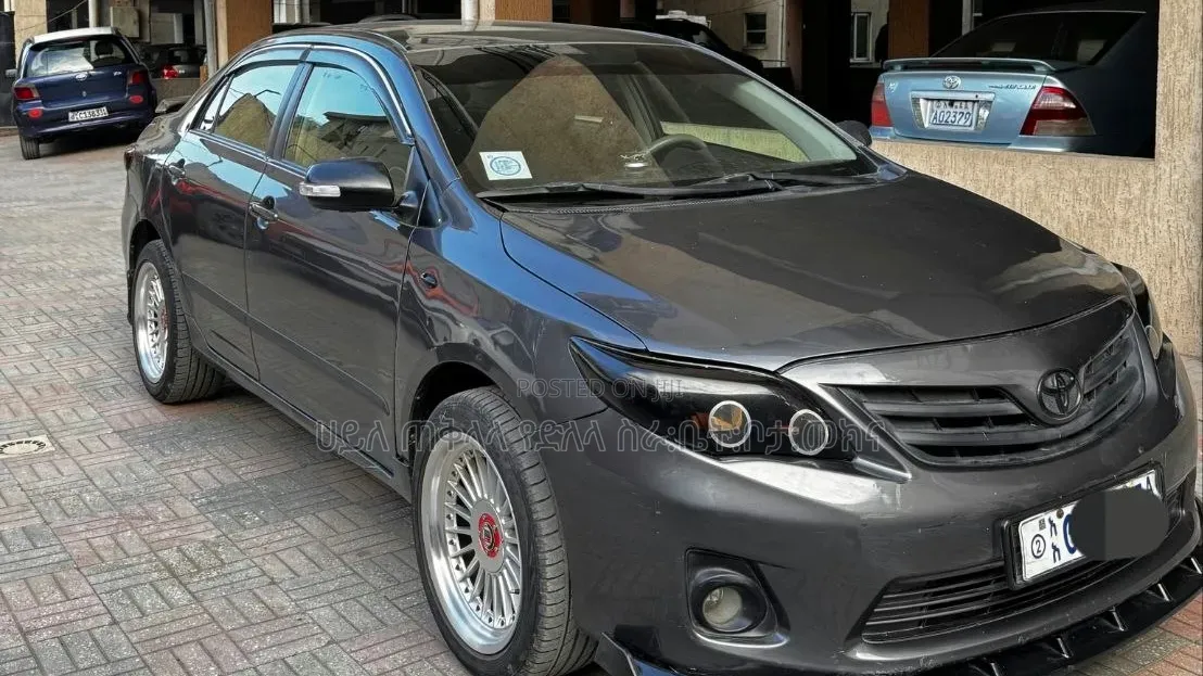 Toyota Corolla 2012 Gray