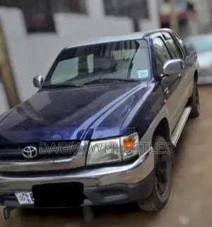 Toyota Hilux 2002 Blue