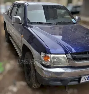 Toyota Hilux 2002 Blue
