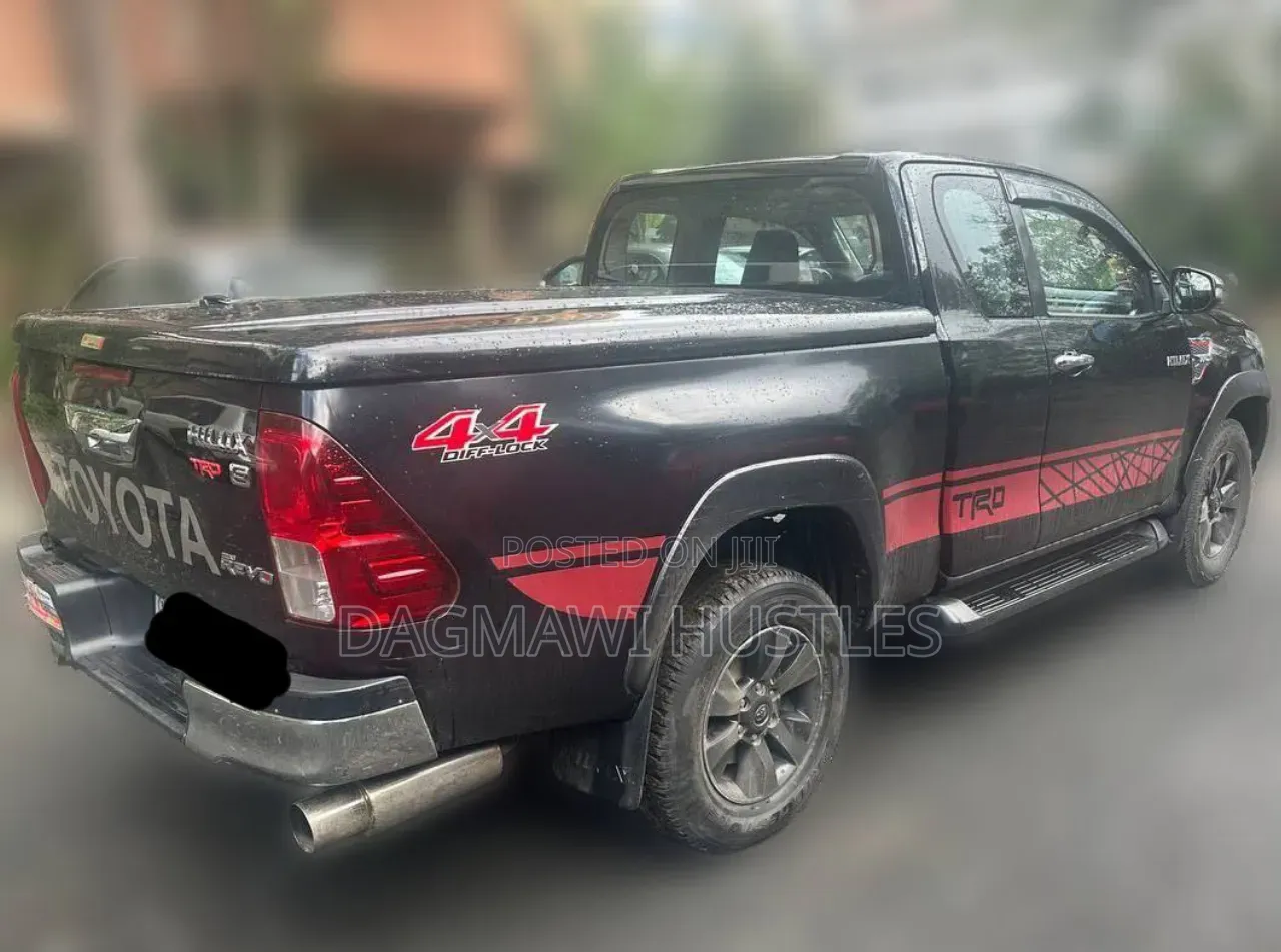 Toyota Hilux Revo Smart Cab Deisel 2.4 AWD 2017 Black