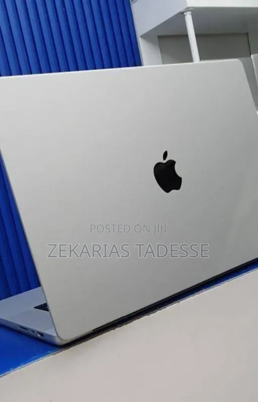 New Laptop Apple MacBook Pro M1 16GB Apple M1 Pro SSD 512GB