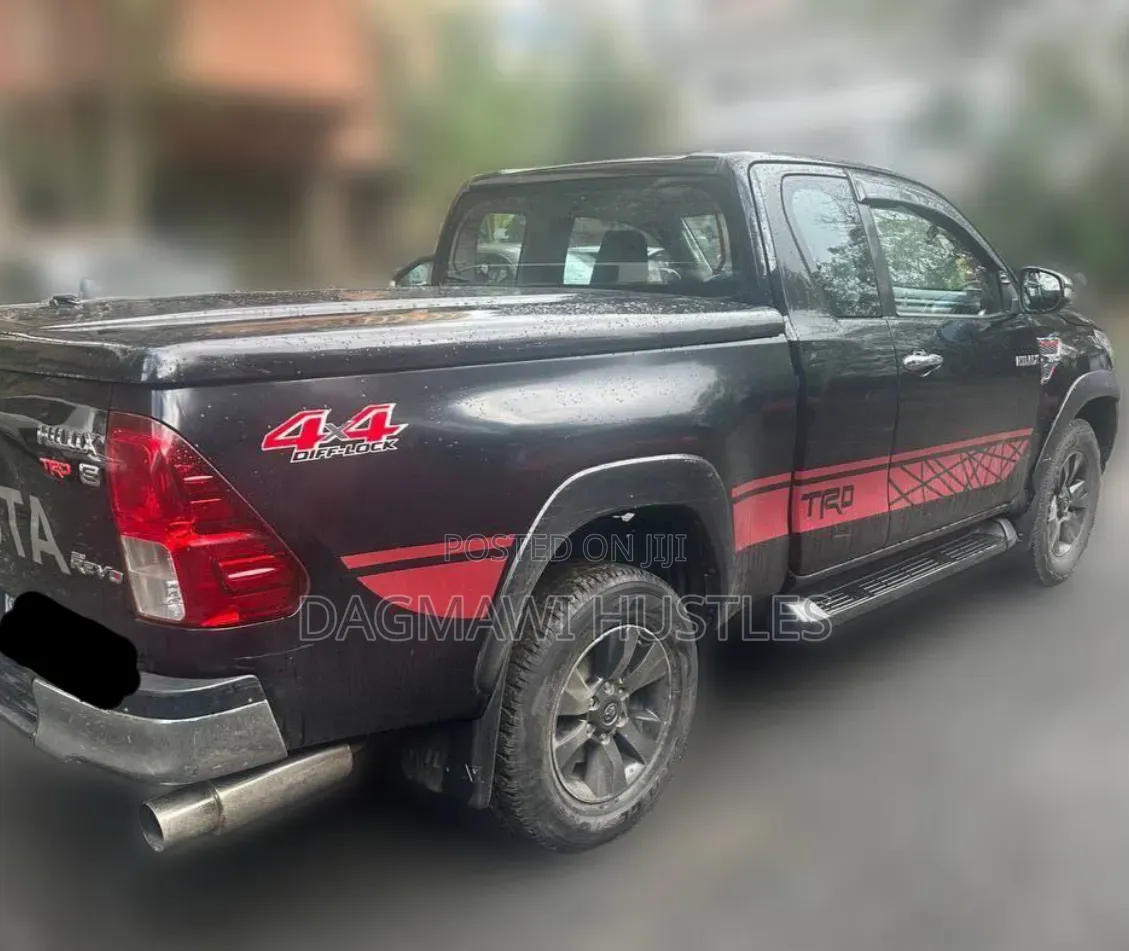 Toyota Hilux Revo Smart Cab Deisel 2.4 AWD 2017 Black