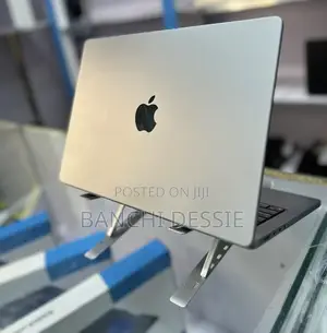 New Laptop Apple MacBook Pro M1 16GB Apple M1 Pro SSD 512GB