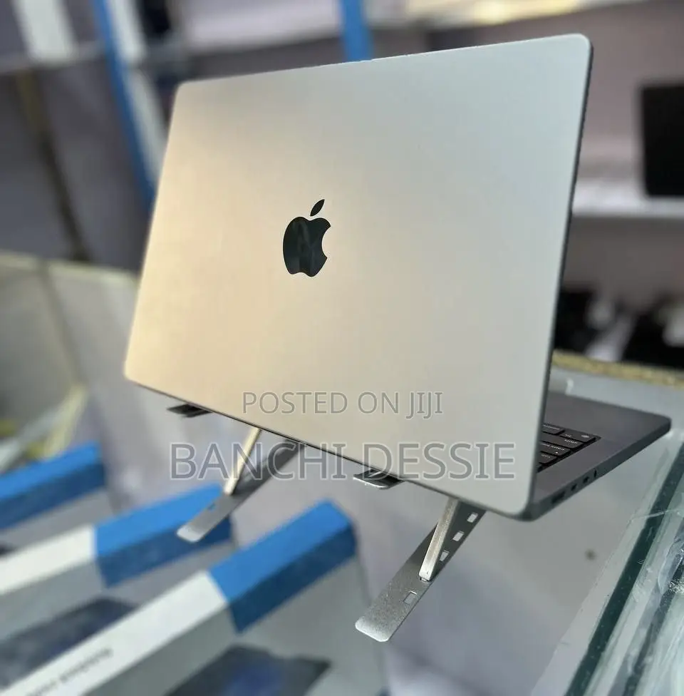 New Laptop Apple MacBook Pro M1 16GB Apple M1 Pro SSD 512GB