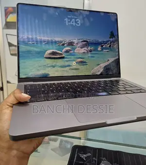 New Laptop Apple MacBook Pro M1 16GB Apple M1 Pro SSD 512GB