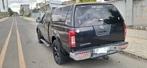 Nissan Navara 2009 Black