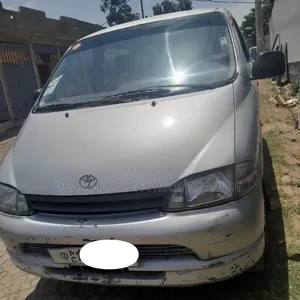 Toyota HiAce 1998 Silver