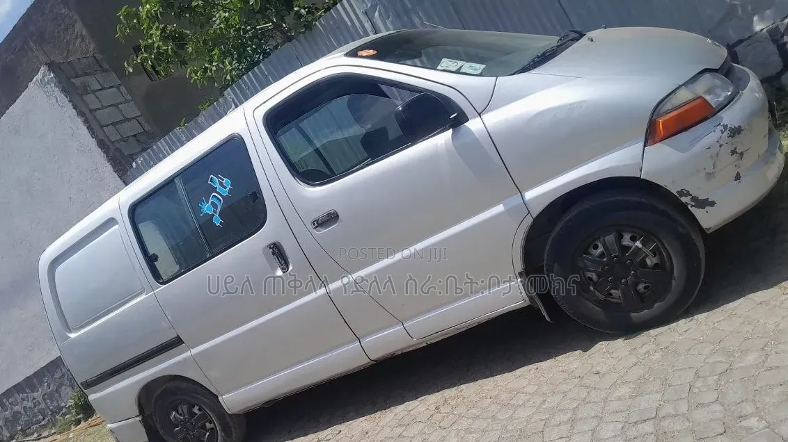 Toyota HiAce 1998 Silver