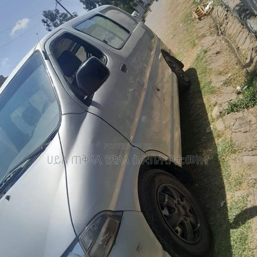 Toyota HiAce 1998 Silver