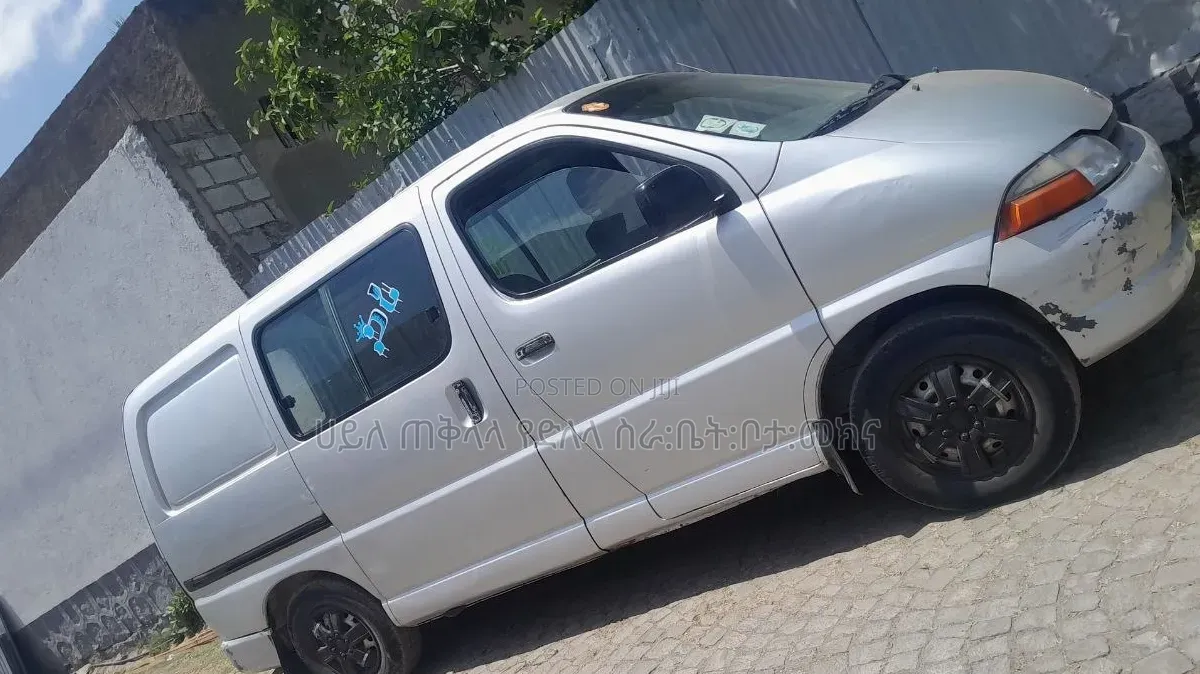 Toyota HiAce 1998 Silver