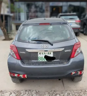 Toyota Yaris L Hatchback 3dr 2012 Gray