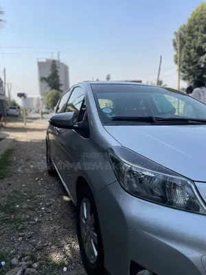 Toyota Yaris 2012 Silver