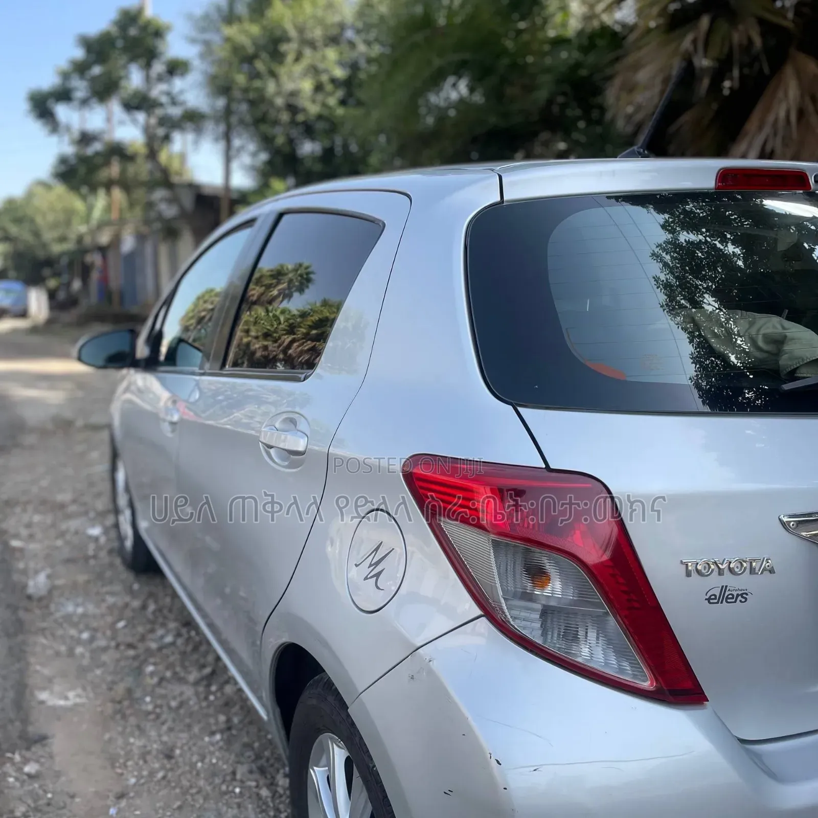 Toyota Yaris 2012 Silver