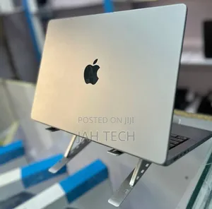 New Laptop Apple MacBook Pro M1 16GB Apple M1 Pro SSD 512GB