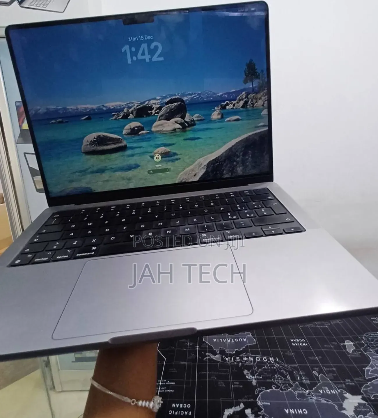 New Laptop Apple MacBook Pro M1 16GB Apple M1 Pro SSD 512GB
