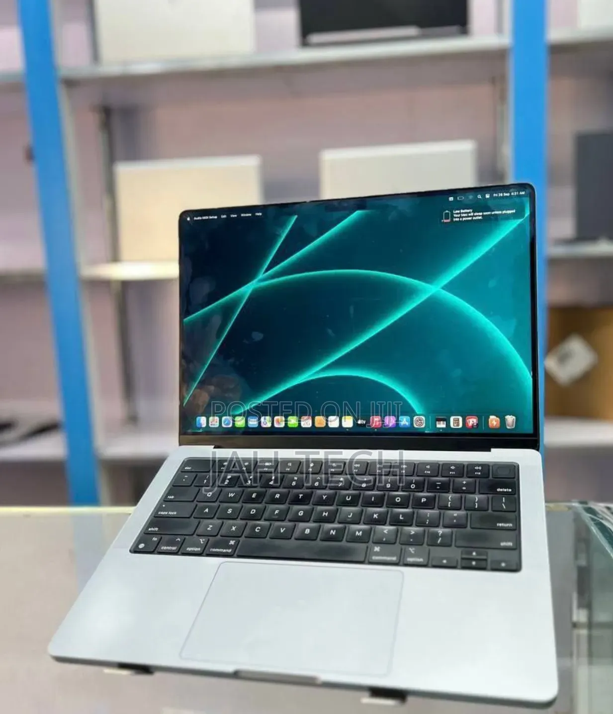 New Laptop Apple MacBook Pro M1 16GB Apple M1 Pro SSD 512GB