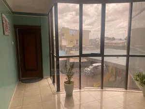 አስቸካይ የሚሸጥ ህንፃ ባንክ ብዶር አለበት