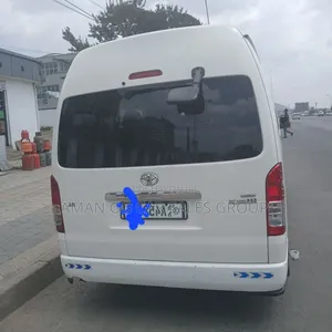 Toyota HiAce 2017 White
