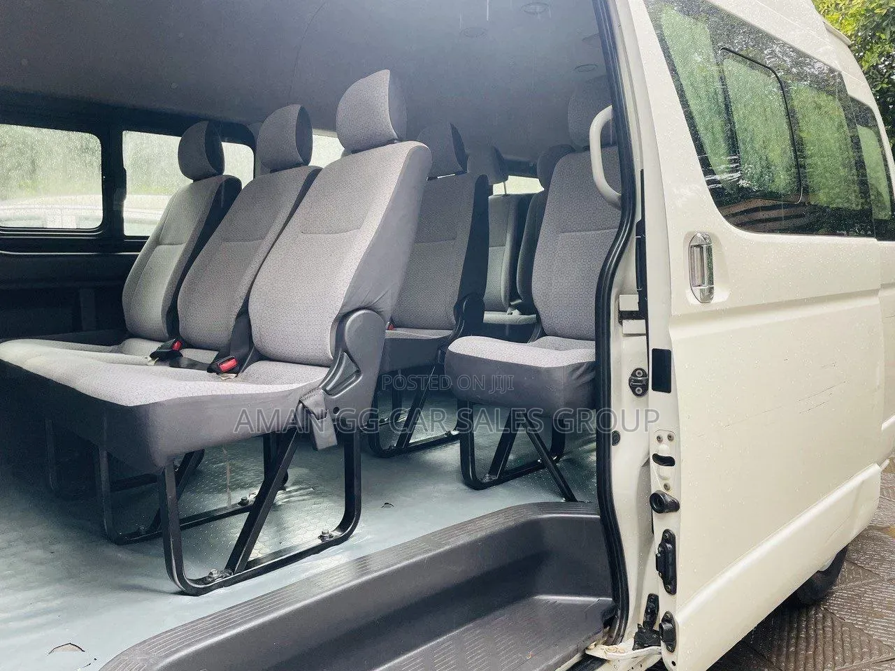 Toyota HiAce 2017 White