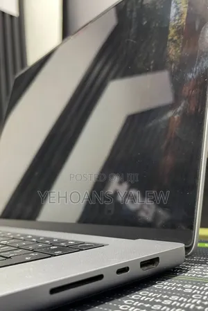 New Laptop Apple MacBook Pro 2020 M1 16GB Apple M1 Pro SSD 512GB