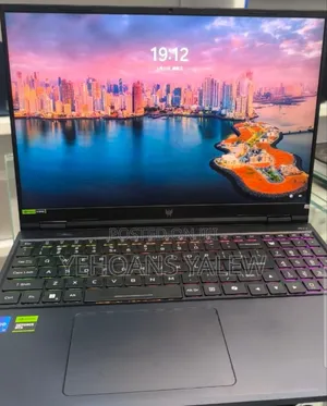 New Laptop MSI Vector 16 HX AI A2XWIG 16GB Intel Core Ultra 9 SSD 1T