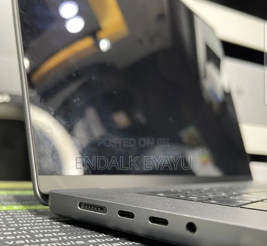 New Laptop Apple MacBook Pro M1 16GB Apple M1 Pro SSD 512GB