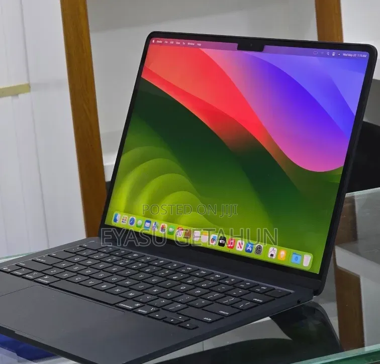 New Laptop Apple MacBook Air 2025 M4 15-inch 16GB Apple M4 SSD 256GB
