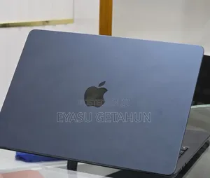 New Laptop Apple MacBook Air 2025 M4 15-inch 16GB Apple M4 SSD 256GB
