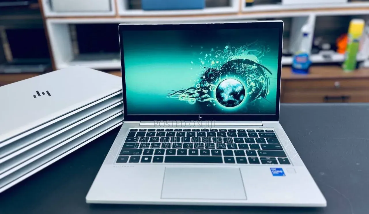 New Laptop HP EliteBook 830 G8 16GB Intel Core i5 SSD 512GB