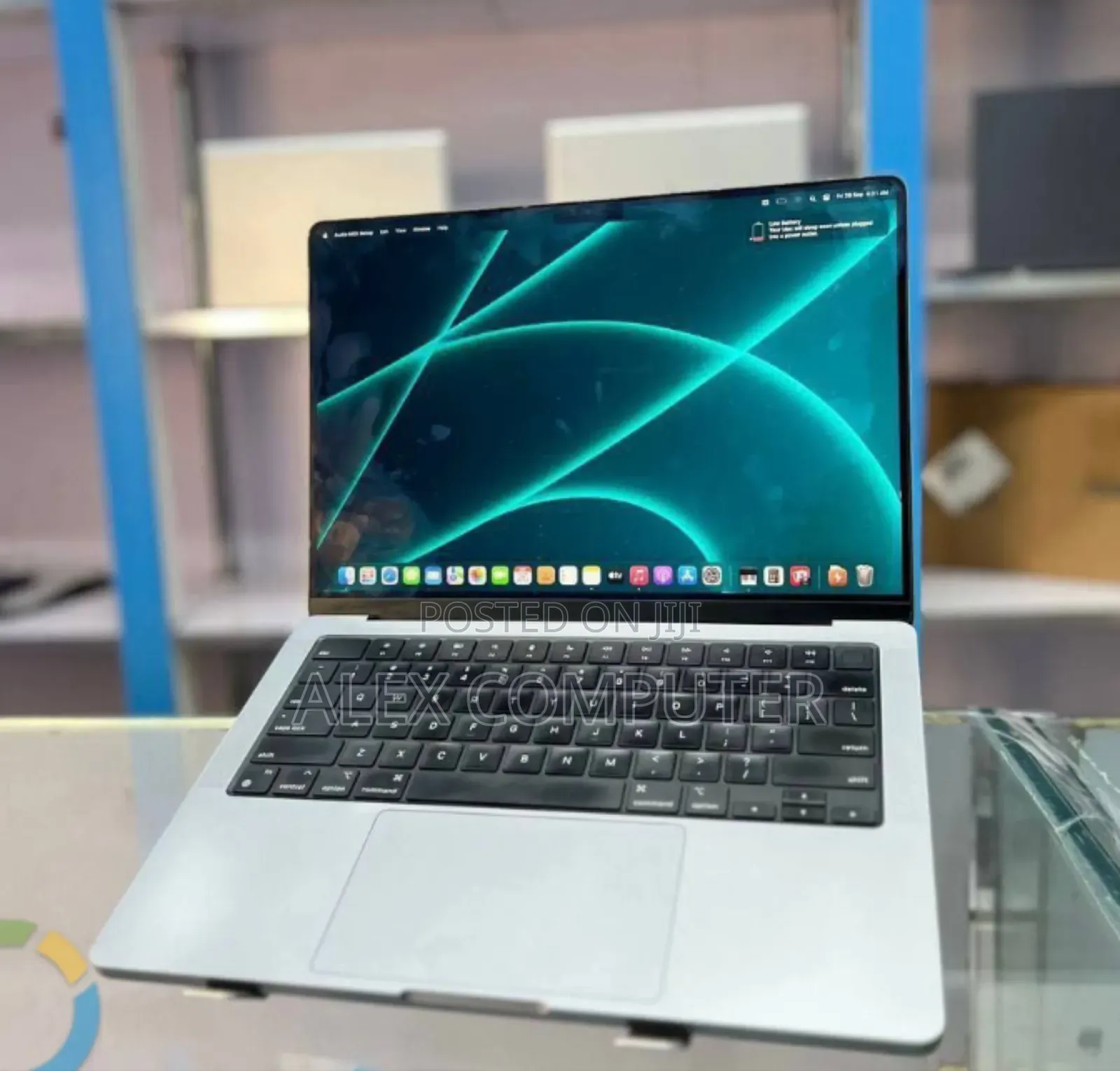 New Laptop Apple MacBook Pro M1 16GB Apple M1 Pro SSD 512GB