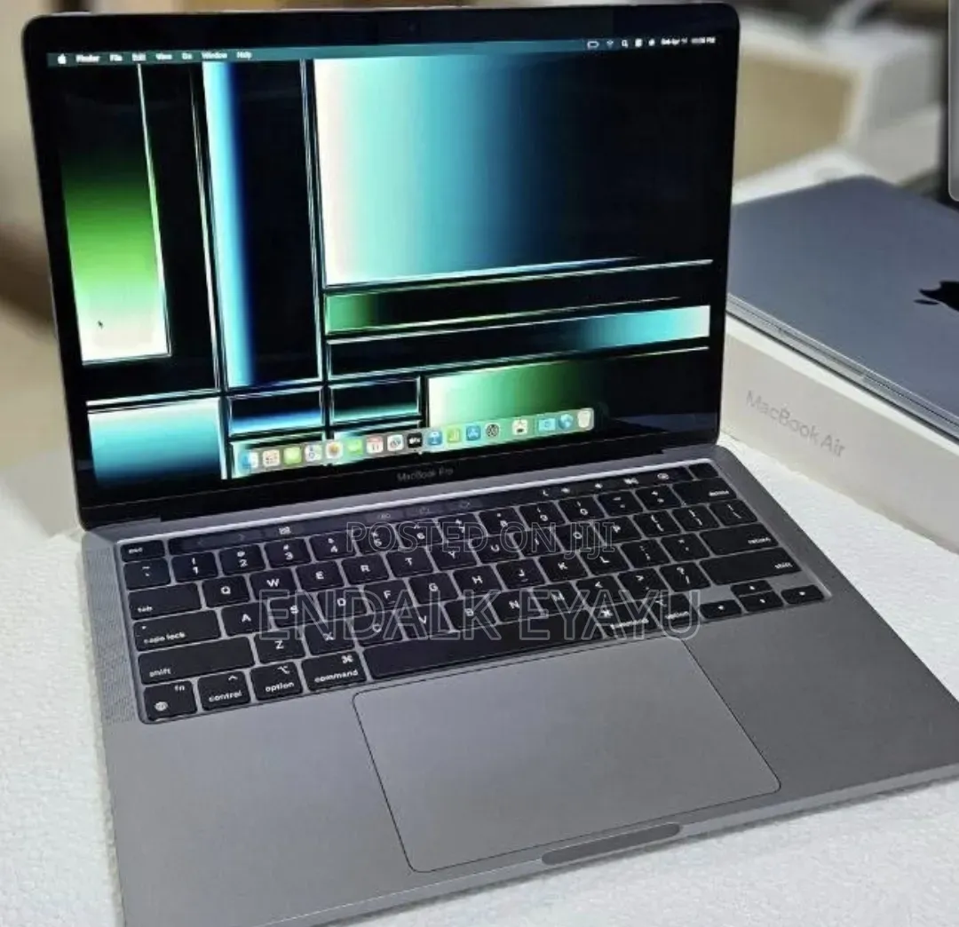 New Laptop Apple MacBook Pro 2022 M2 8GB Apple M2 SSD 256GB