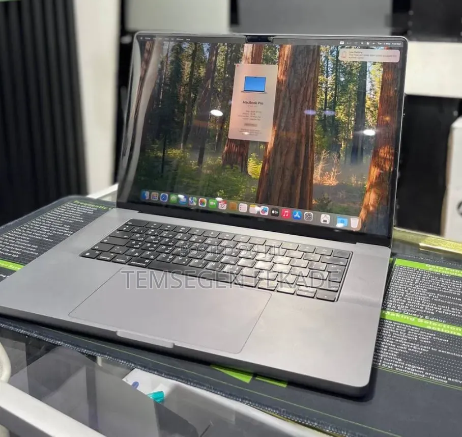 New Laptop Apple MacBook Pro M1 16GB Apple M1 Pro SSD 512GB