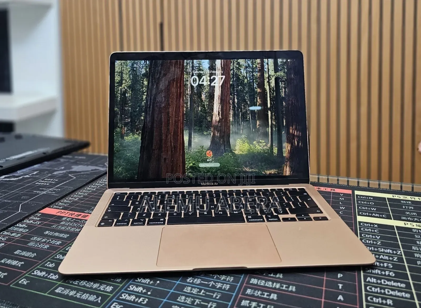 New Laptop Apple MacBook Air 2020 M1 8GB Apple M1 SSD 256GB