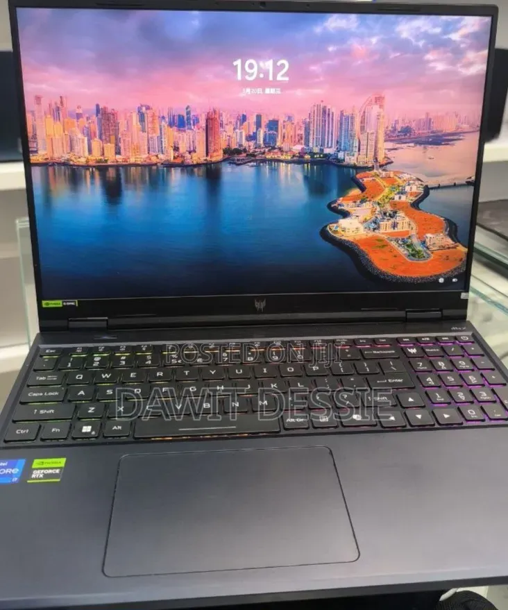 New Laptop MSI Vector 16 HX AI A2XWIG 16GB Intel Core Ultra 9 SSD 1T