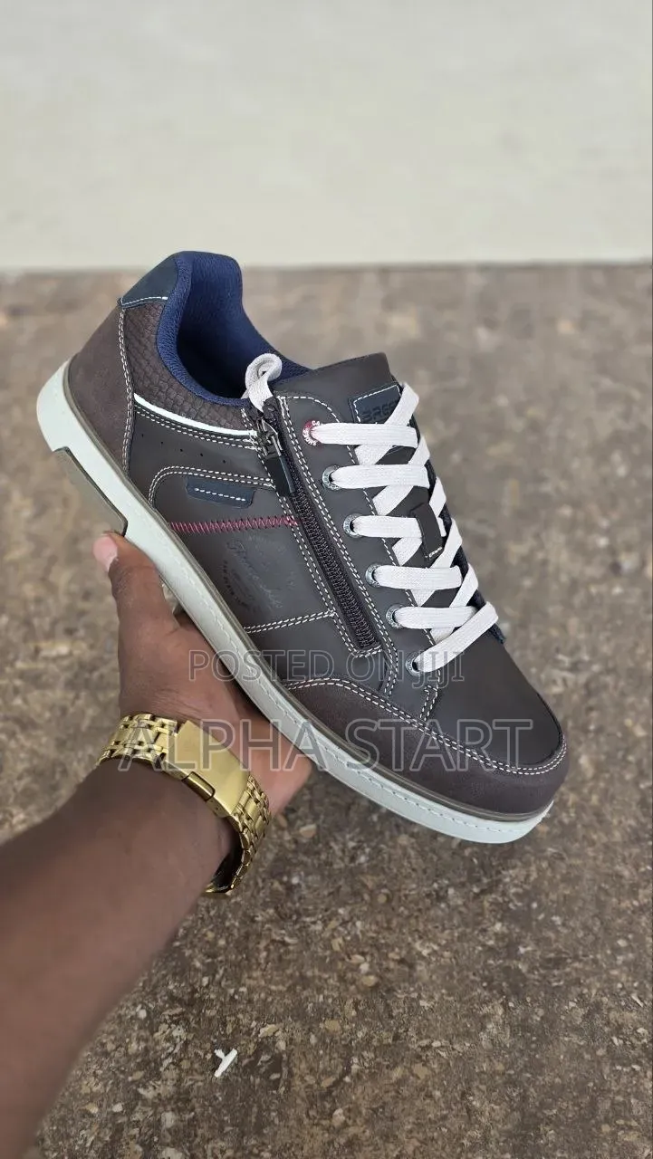 Bizo High Master Quality Flat Shoes for You