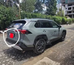 Toyota RAV4 2022 Green