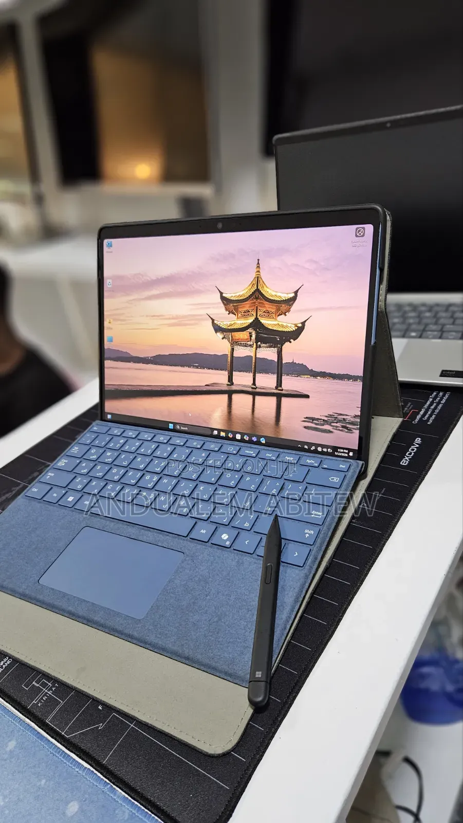 New Microsoft Surface Pro 11th Edition, a Copilot+ PC 16GB SSD 512GB
