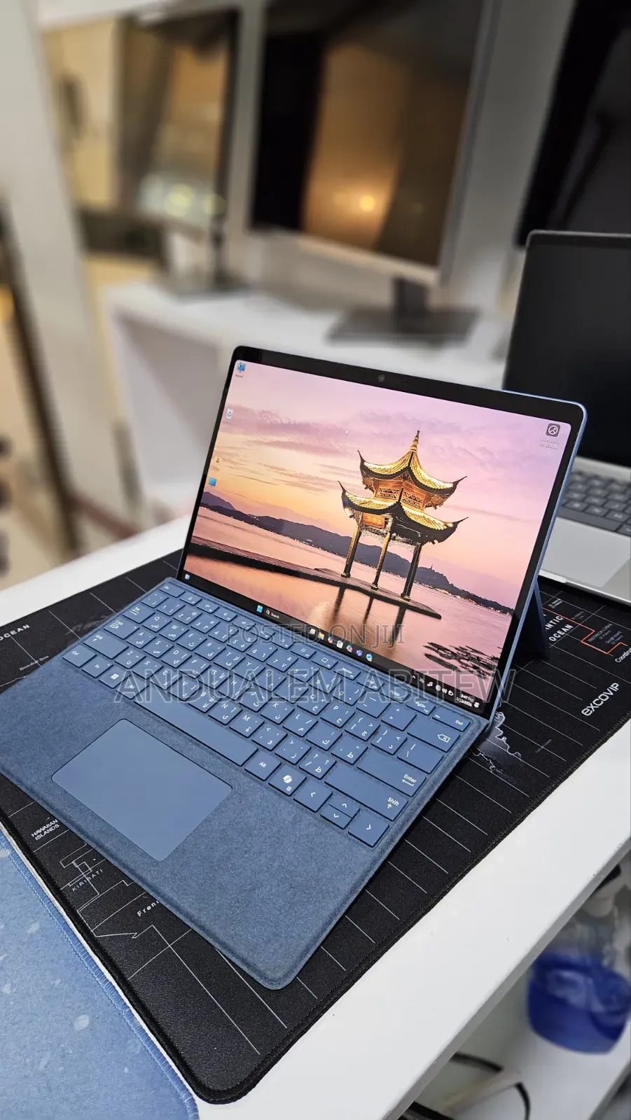 New Microsoft Surface Pro 11th Edition, a Copilot+ PC 16GB SSD 512GB