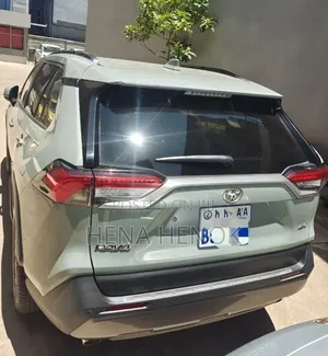 Toyota RAV4 2020 Green