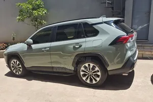 Toyota RAV4 2020 Green