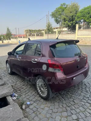 Toyota Yaris 2012 Burgundy
