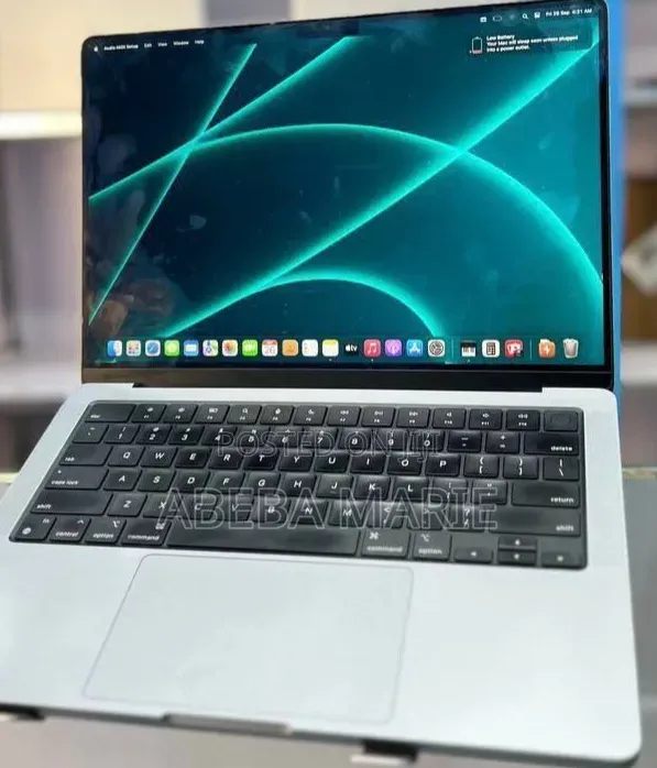New Laptop Apple MacBook Pro M1 16GB Apple M1 Pro SSD 512GB