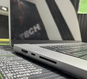 New Laptop Apple MacBook Pro 2021 M1 16GB Apple M1 Pro SSD 512GB